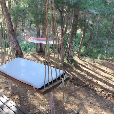 Serene Apart Surrounded By Nature In Kusadasi Bed & Breakfast