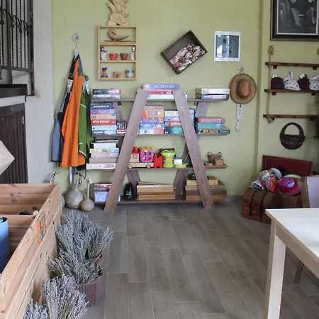 Serene Apart Surrounded By Nature In Kusadasi Bed & Breakfast